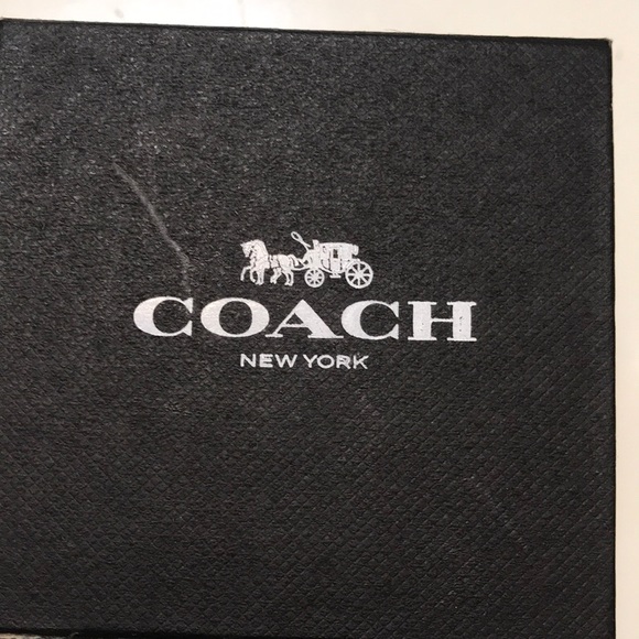 Coach Ladies Rose Gold Watch - Picture 7 of 7